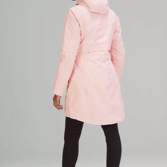 Lululemon Insulated Jacket waterproof size 4 Black RARE NEW CONDITION - Picture 3 of 11